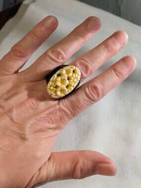 Vtg. Button Ring on Wood, size 9.5, one of a kind